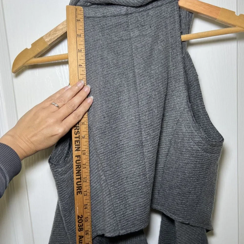 Initial Fashion Brand Wool Blend Tailored Funnel Neck Scarf Vest Size Small Grey